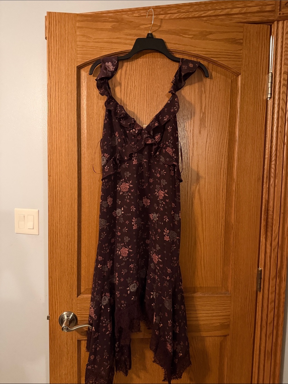 Women's Floral Ruffle Midi Dress - Deep Plum